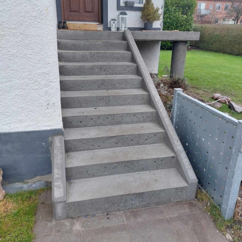 Ny beton trappe efter